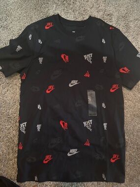 Nike Men’s Black Short Sleeve Tee with Red & Gray Logos